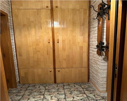 Vanzare apartament 3 camere, confort 1A, decomandat, ultracentral, Ploiesti