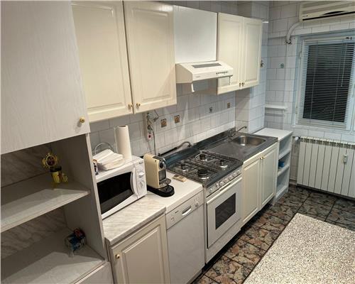 Vanzare apartament 3 camere, confort 1A, decomandat, ultracentral, Ploiesti
