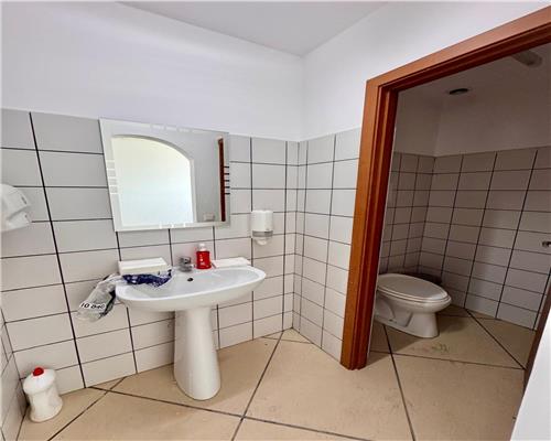 Spatiu comercial cu parcare privata, in Ploiesti, Dn1B Bucov.