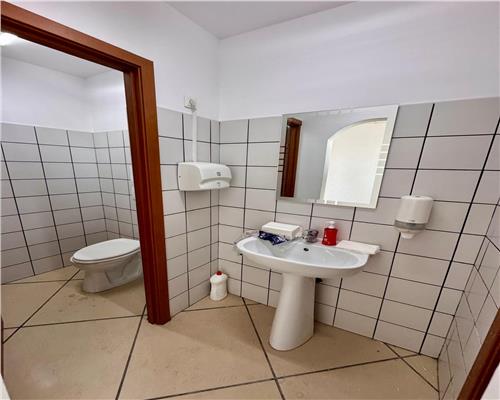 Spatiu comercial cu parcare privata, in Ploiesti, Dn1B Bucov.