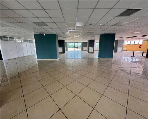 Spatiu comercial cu parcare privata, in Ploiesti, Dn1B Bucov.