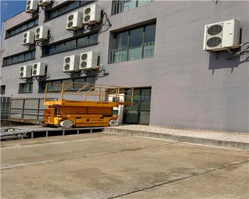 Spatiu comercial cu parcare privata, in Ploiesti, Dn1B Bucov.
