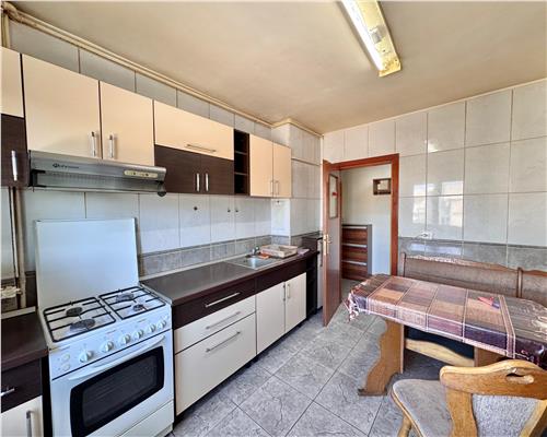 Vanzare apartament 3 camere, centrala termica, ultracentral, Ploiesti