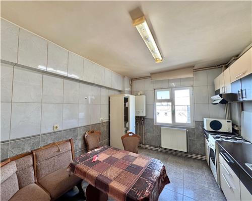 Vanzare apartament 3 camere, centrala termica, ultracentral, Ploiesti