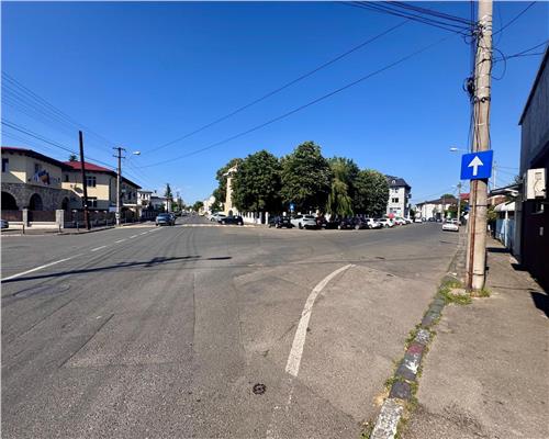 Teren si spatiu comercial, in Ploiesti, zona centrala.