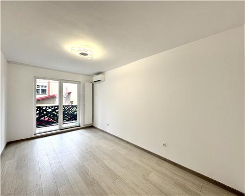 Inchiriere apartament 2 camere, partial mobilat utilat, White Tower Sud, Ploiesti.