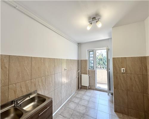 Apartament 3 camere, decomandat, renovat, Republicii, Ploiesti