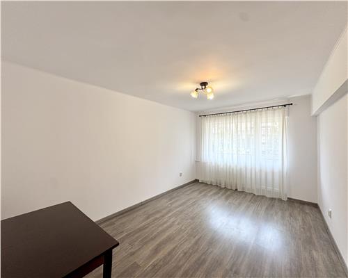 Apartament 3 camere, decomandat, renovat, Republicii, Ploiesti