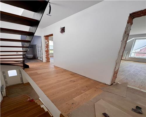 Casa 4 camere, in Ploiesti, cartier rezidential Irish Park.