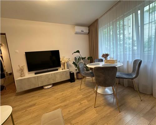 Inchiriere apartament 2camere nedecomandat, Ploiesti, zona Vest.