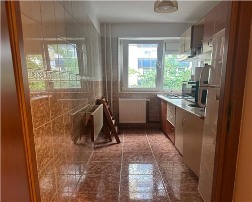 Inchiriere apartament 2camere nedecomandat, Ploiesti, zona Vest.