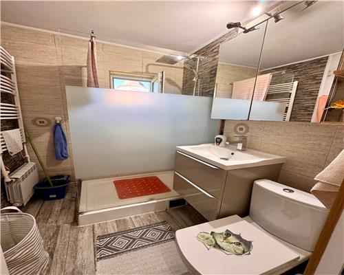 Apartament 2 camere, centrala proprie, in Ploiesti, zona Nord.