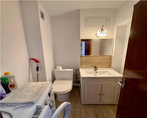 Apartament 3 camere, decomandat, Ploiesti, zona Gh. Doja.