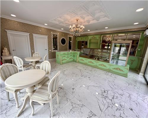 Vanzare spatiu comercial si curte generoasa, in Paulestii Noi