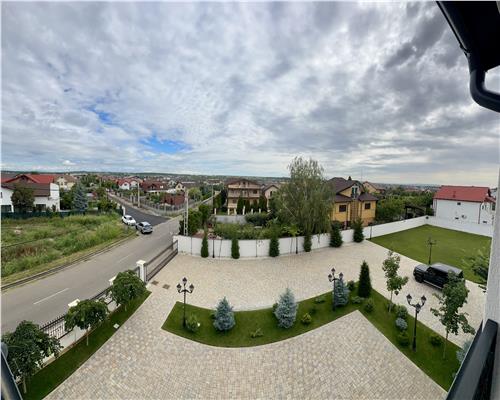 Vanzare spatiu comercial si curte generoasa, in Paulestii Noi