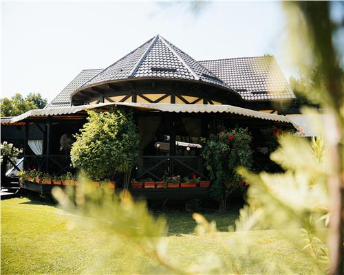 DE VANZARE RESTAURANT EVENIMENTE | PISCINA | TEREN 31150 mp | PLOIESTI