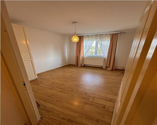 Apartament 3 camere , Malu Rosu , Ploiesti , mobilat complet