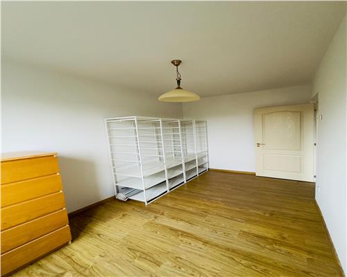 Apartament 3 camere , zona Malu Rosu , Ploiesti