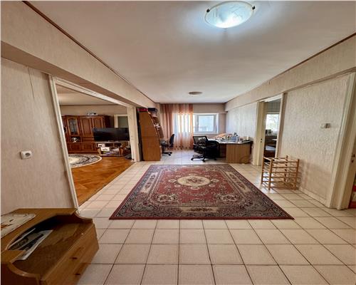 Apartament 3 camere 151 mp, in Ploiesti, zona Gh. Doja