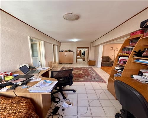 Apartament 3 camere 151 mp, in Ploiesti, zona Gh. Doja