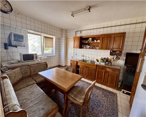 Apartament 3 camere 151 mp, in Ploiesti, zona Gh. Doja