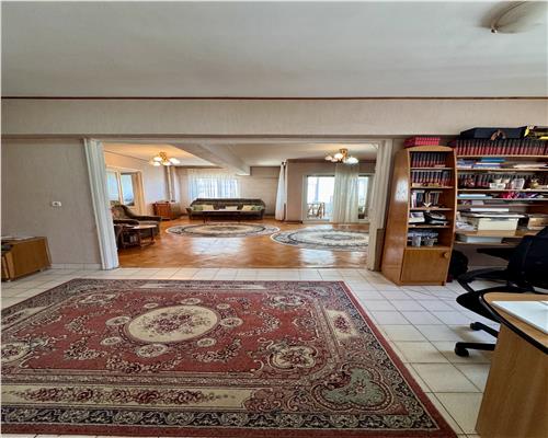 Apartament 3 camere 151 mp, in Ploiesti, zona Gh. Doja