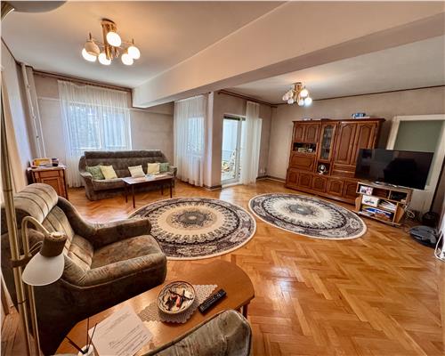 Apartament 3 camere 151 mp, in Ploiesti, zona Gh. Doja