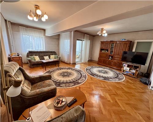 Apartament 3 camere 151 mp, in Ploiesti, zona Gh. Doja