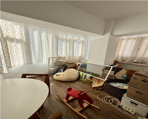 Apartament 3 camere 151 mp, in Ploiesti, zona Gh. Doja