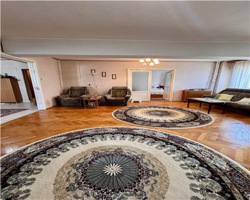 Apartament 3 camere 151 mp, in Ploiesti, zona Gh. Doja