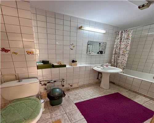 Apartament 3 camere 151 mp, in Ploiesti, zona Gh. Doja