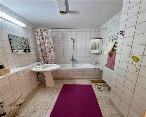 Apartament 3 camere 151 mp, in Ploiesti, zona Gh. Doja