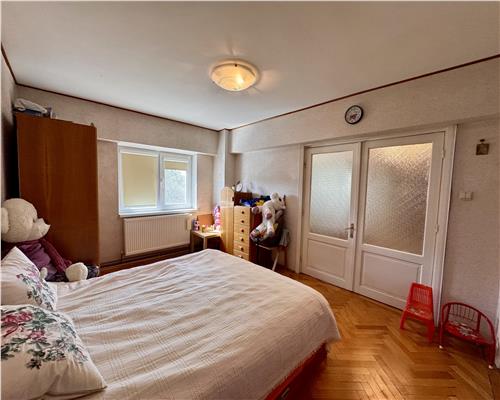 Apartament 3 camere 151 mp, in Ploiesti, zona Gh. Doja
