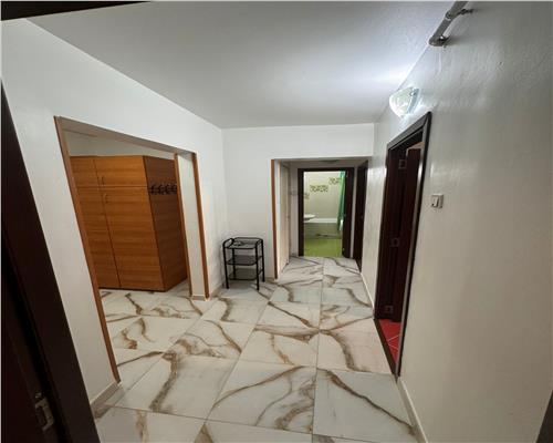 Apartament 2 camere, bloc 1983, in Ploiesti, zona Pta Mihai Viteazul