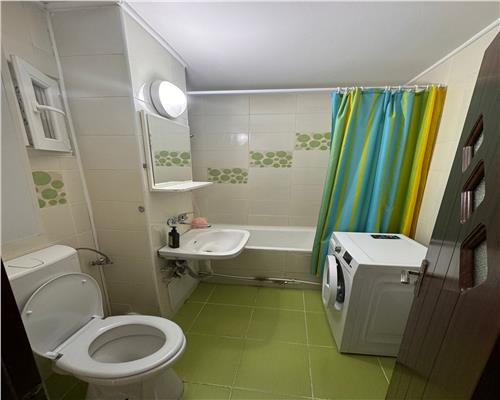 Apartament 2 camere, bloc 1983, in Ploiesti, zona Pta Mihai Viteazul