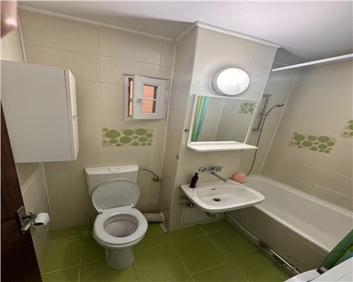 Apartament 2 camere, bloc 1983, in Ploiesti, zona Pta Mihai Viteazul