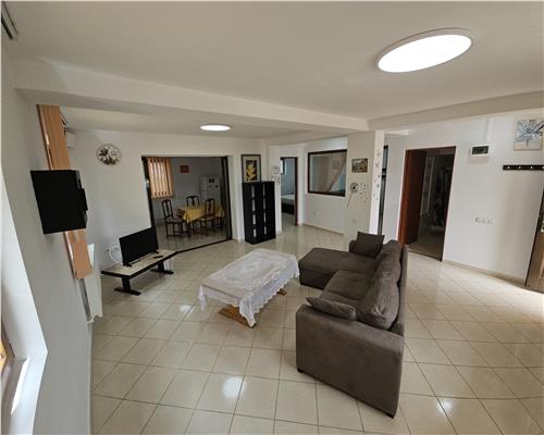 Apartament 3 camere, Ploiesti, zona Sud, cu piscina