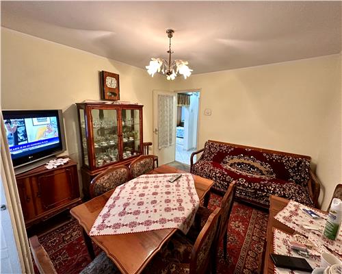 Inchiriere apartament 3 camere, zona Vest, Ploiesti