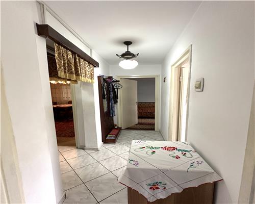Inchiriere apartament 3 camere, zona Vest, Ploiesti
