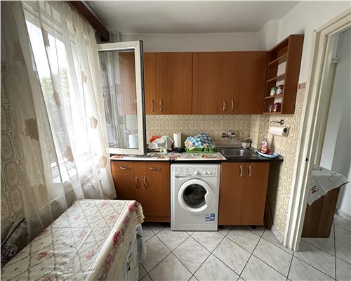 Inchiriere apartament 3 camere, zona Vest, Ploiesti