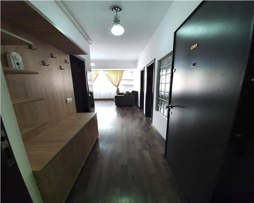 Inchiriere apartament modern, 3 camere, parcare privata, Rezidential 9 Mai, Ploiesti