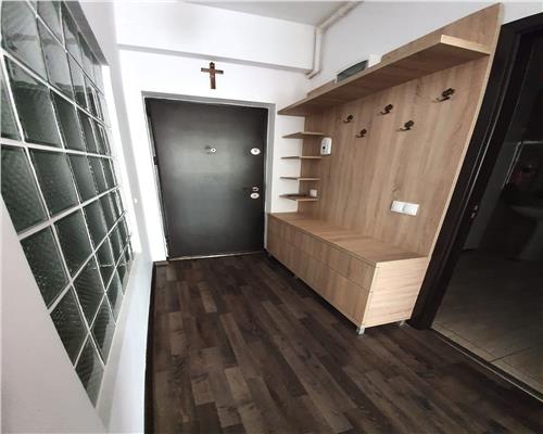 Inchiriere apartament modern, 3 camere, parcare privata, Rezidential 9 Mai, Ploiesti