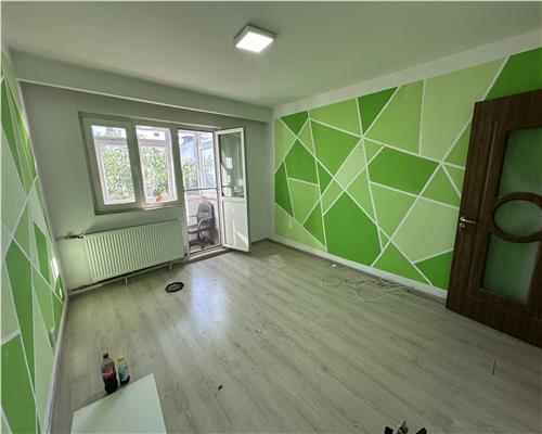 Vanzare apartament 2 camere, decomandat, zona Vest, Ploiesti