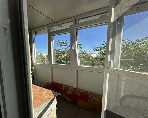 Vanzare apartament 2 camere, decomandat, zona Vest, Ploiesti