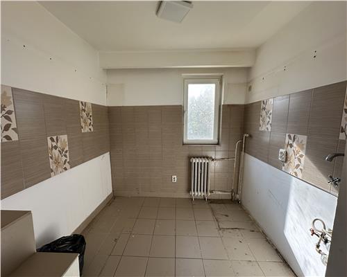 Vanzare apartament 2 camere, decomandat, zona Vest, Ploiesti