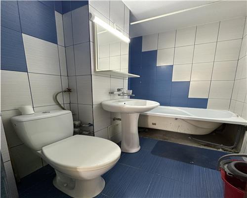 Vanzare apartament 2 camere, decomandat, zona Vest, Ploiesti