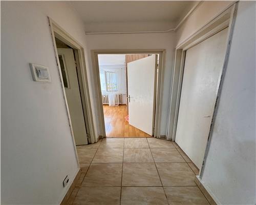 Apartament 2 camere, bloc tip cubulet, Ploiesti, zona Nord