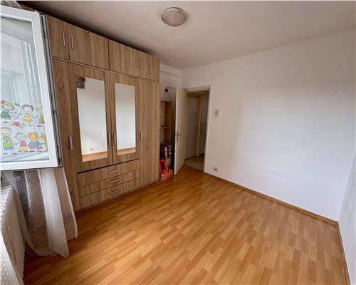 Apartament 2 camere, bloc tip cubulet, Ploiesti, zona Nord