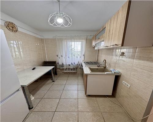 Apartament 2 camere, bloc tip cubulet, Ploiesti, zona Nord