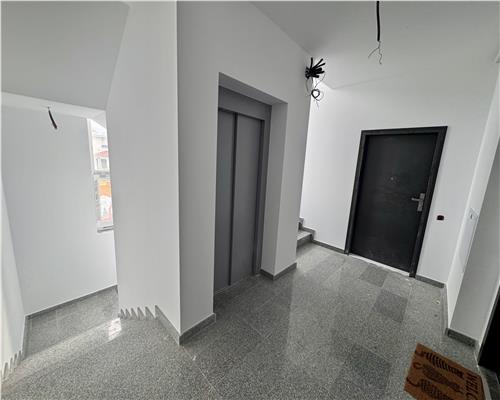 Apartament 2 camere si terasa,  Ploie?ti, zona Albert